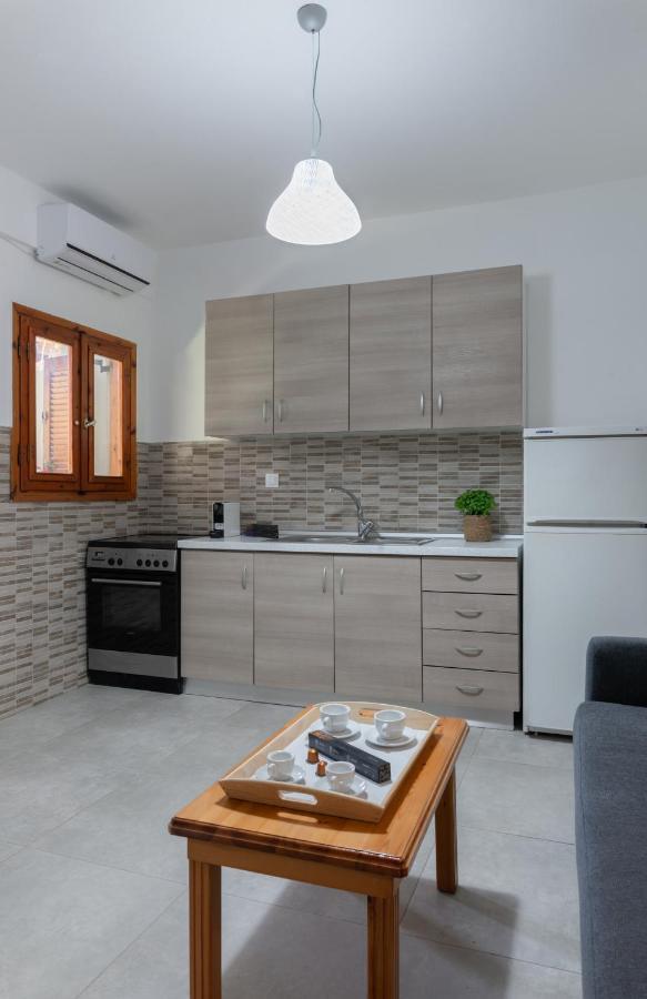 Aelia Apartment เมตามอร์โฟซี ภายนอก รูปภาพ